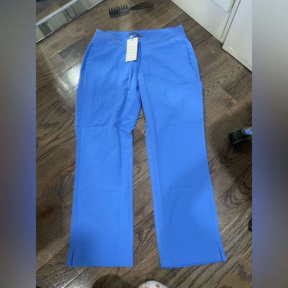 Mandala womens scrubs in ceil blue - Picture 4 of 4